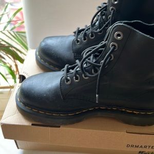 De Martins platform boots